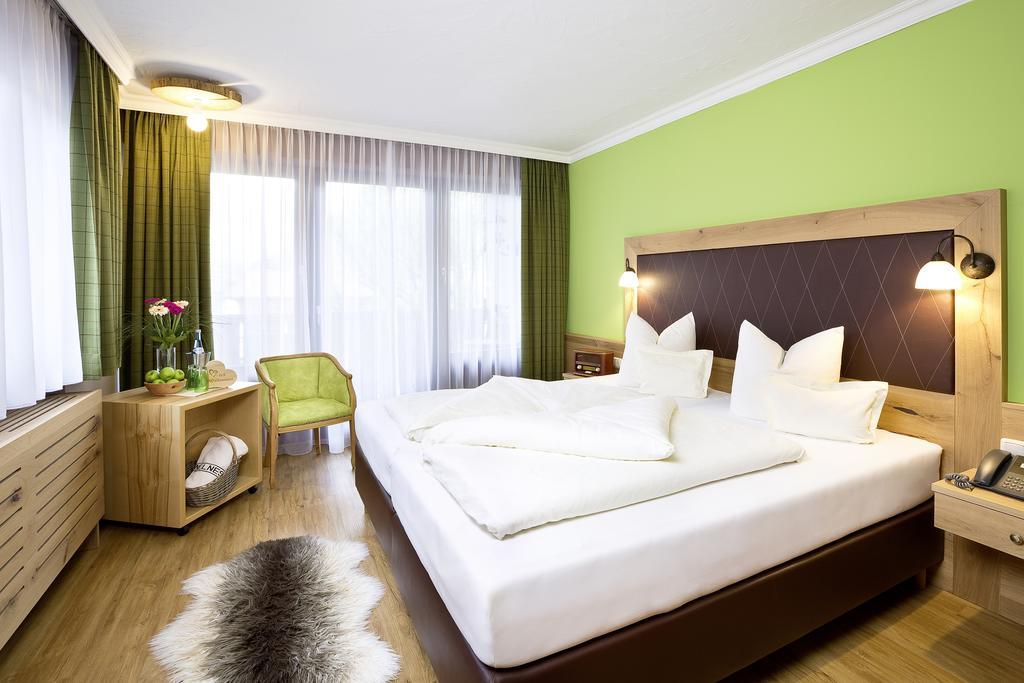 Hotel "Zum Ritter" Tannheim Ngoại thất bức ảnh